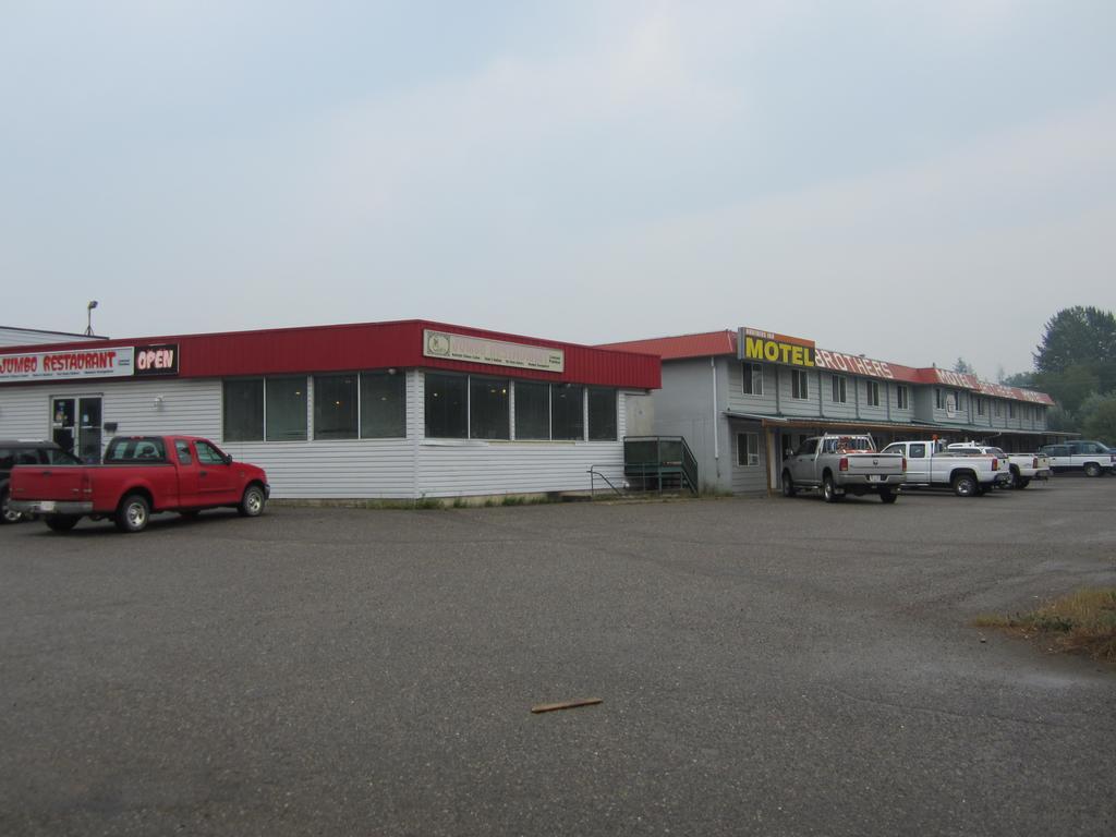 Brothers Inn Motel Prince George Exteriér fotografie